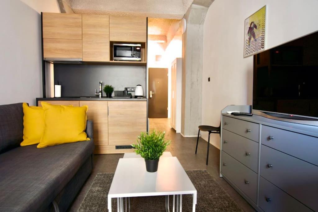 Studio Apartment By Hi5- Rottenbiller Apartment Budapest Eksteriør billede