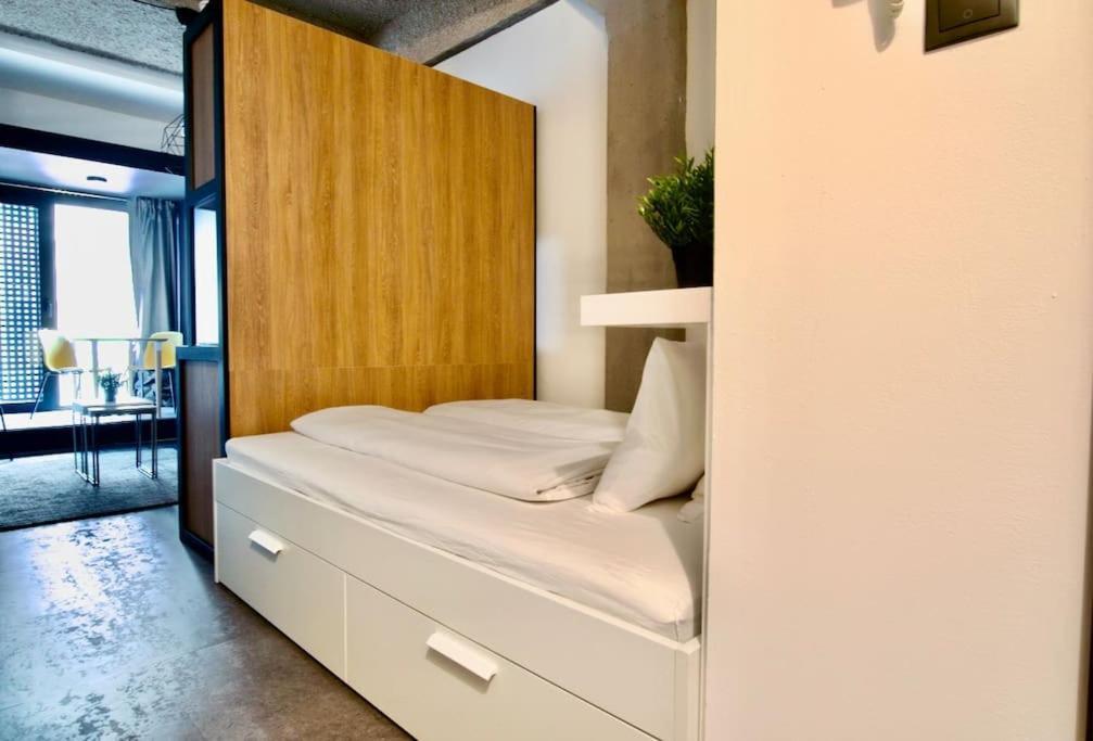 Studio Apartment By Hi5- Rottenbiller Apartment Budapest Eksteriør billede