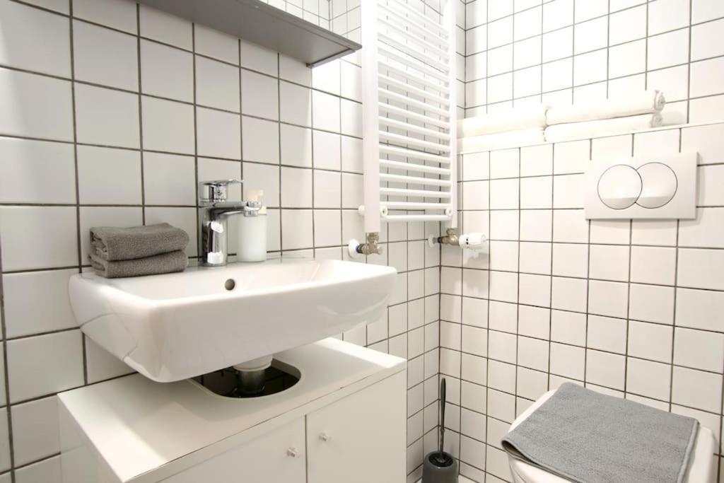 Studio Apartment By Hi5- Rottenbiller Apartment Budapest Eksteriør billede