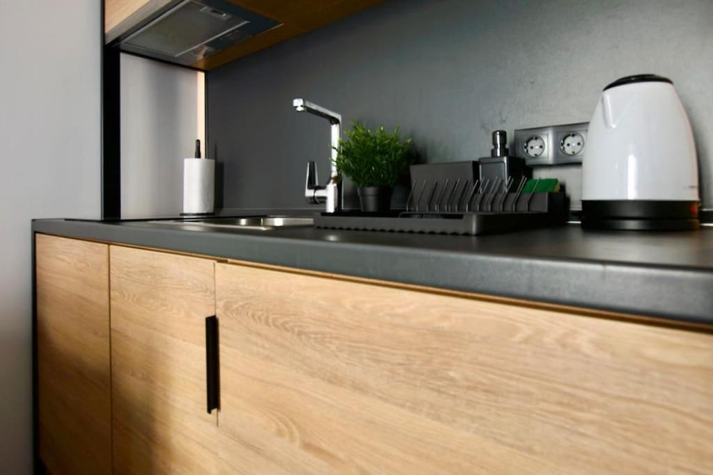 Studio Apartment By Hi5- Rottenbiller Apartment Budapest Eksteriør billede
