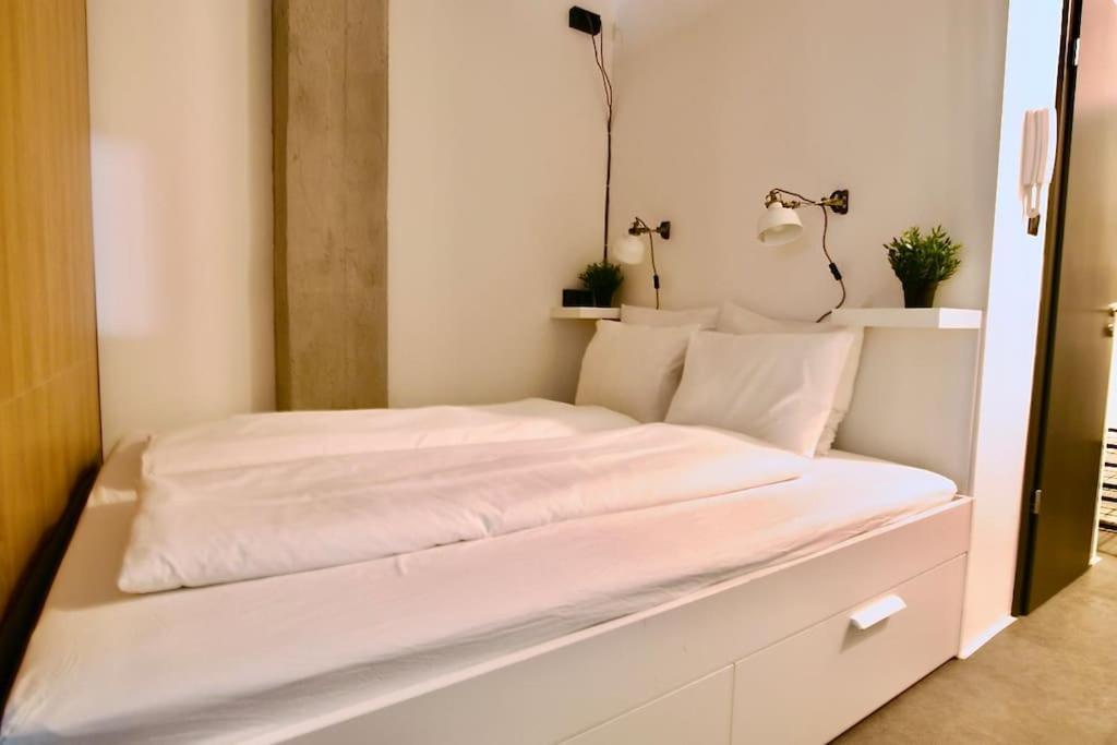 Studio Apartment By Hi5- Rottenbiller Apartment Budapest Eksteriør billede