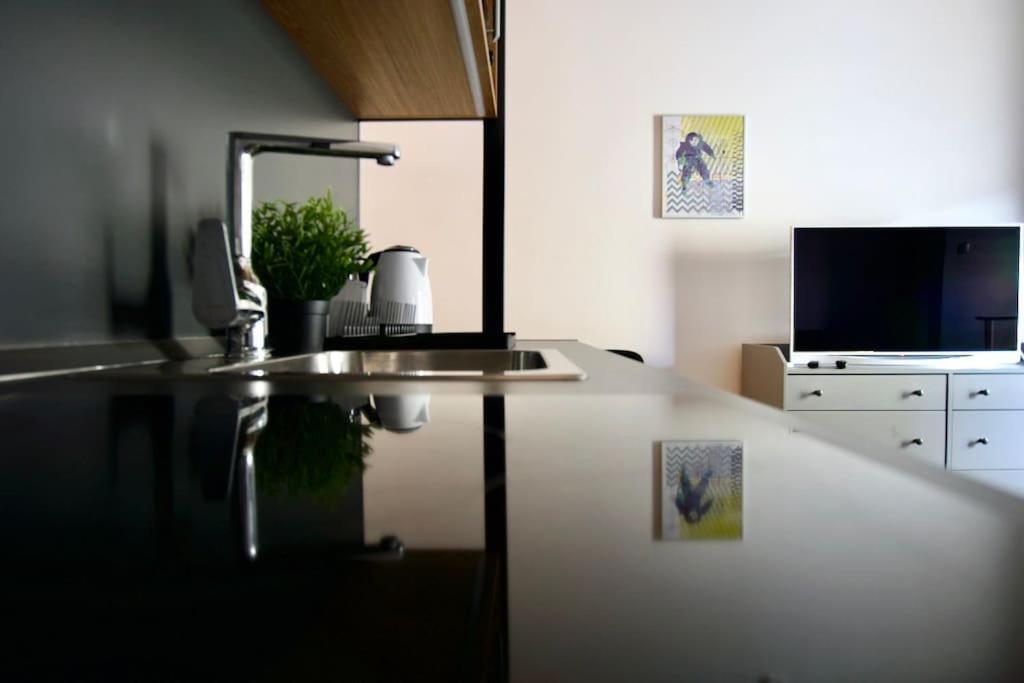 Studio Apartment By Hi5- Rottenbiller Apartment Budapest Eksteriør billede