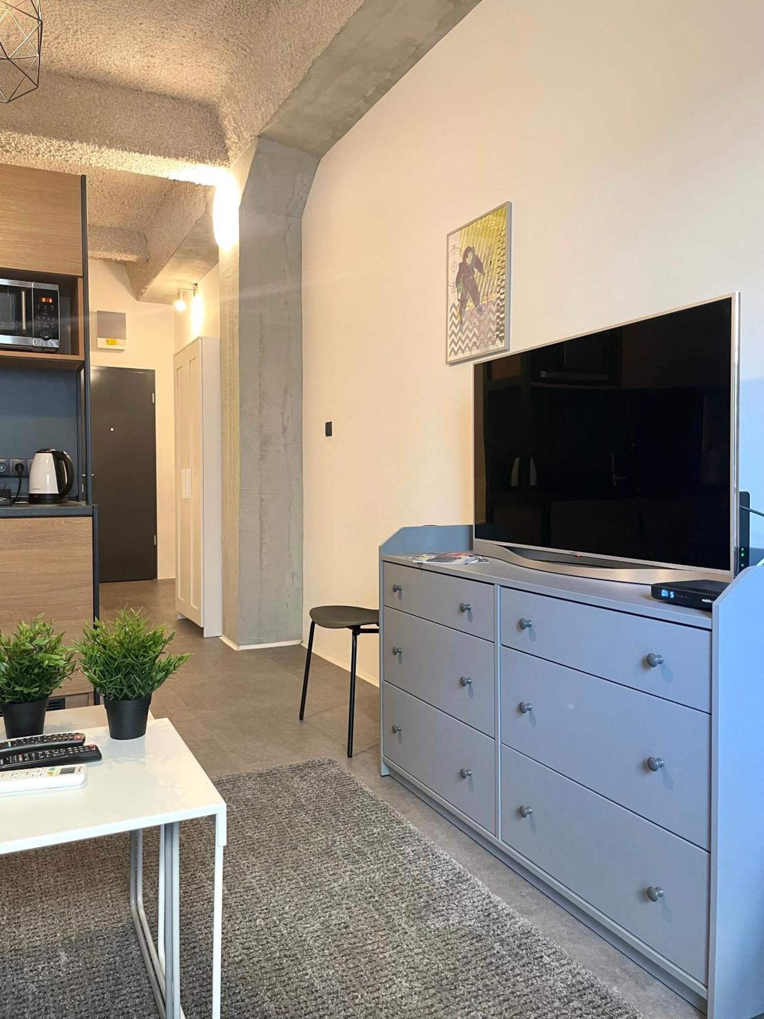 Studio Apartment By Hi5- Rottenbiller Apartment Budapest Eksteriør billede
